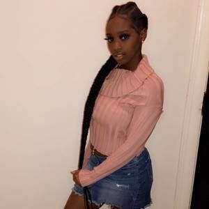 Meet your Posher, Candis